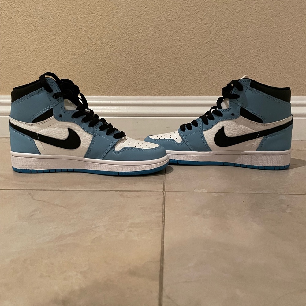 Air Jordan University Blue